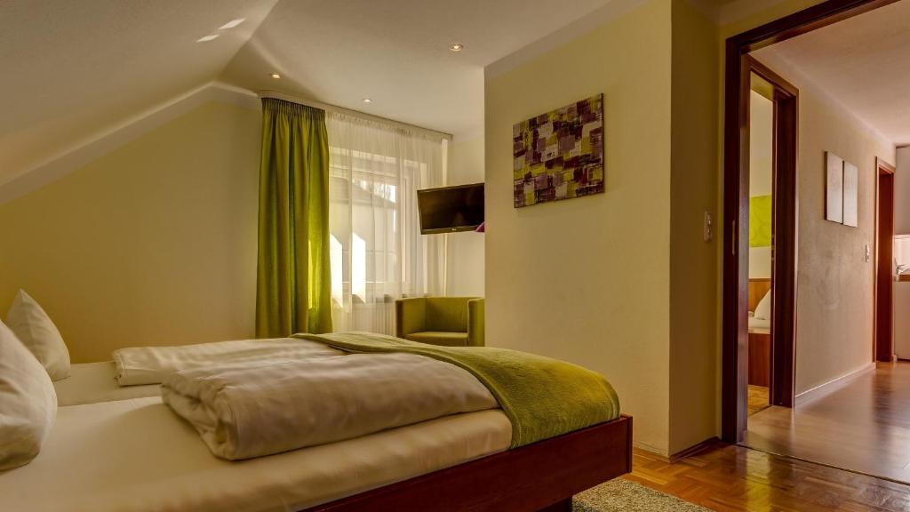 Hotel Restaurant Weihenstephaner Stuben Landshut Szoba fotó